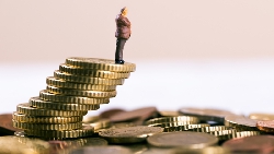 為何多數選股建議都沒價值？成立避險基金30年未虧錢，傳奇股神也犯過的2個基本投資錯誤