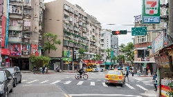 只有富人收入增加，為什麼普通人也跟著換房？從美國例子，看房價為何會一直漲