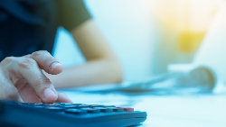 工作賺錢，其實是在「謀殺人生」！跟錢好好相處是幸福關鍵，2步驟算自己到底賺了多少錢