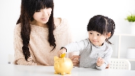 孩子好想買玩具，如何讓他心甘情願存錢？理財專家：開「爸媽銀行」，讓孩子體驗複利威力