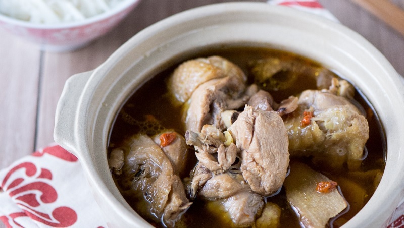 挑麻油要搖晃瓶子、買老薑要摸摸看...冬令安心進補，料理達人傳授4大食材挑選原則