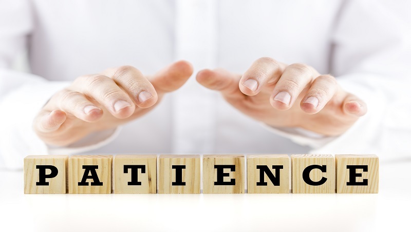 為何工作需要耐心不能說patience is needed？4種讓人「搞錯主角」的中式英文用法