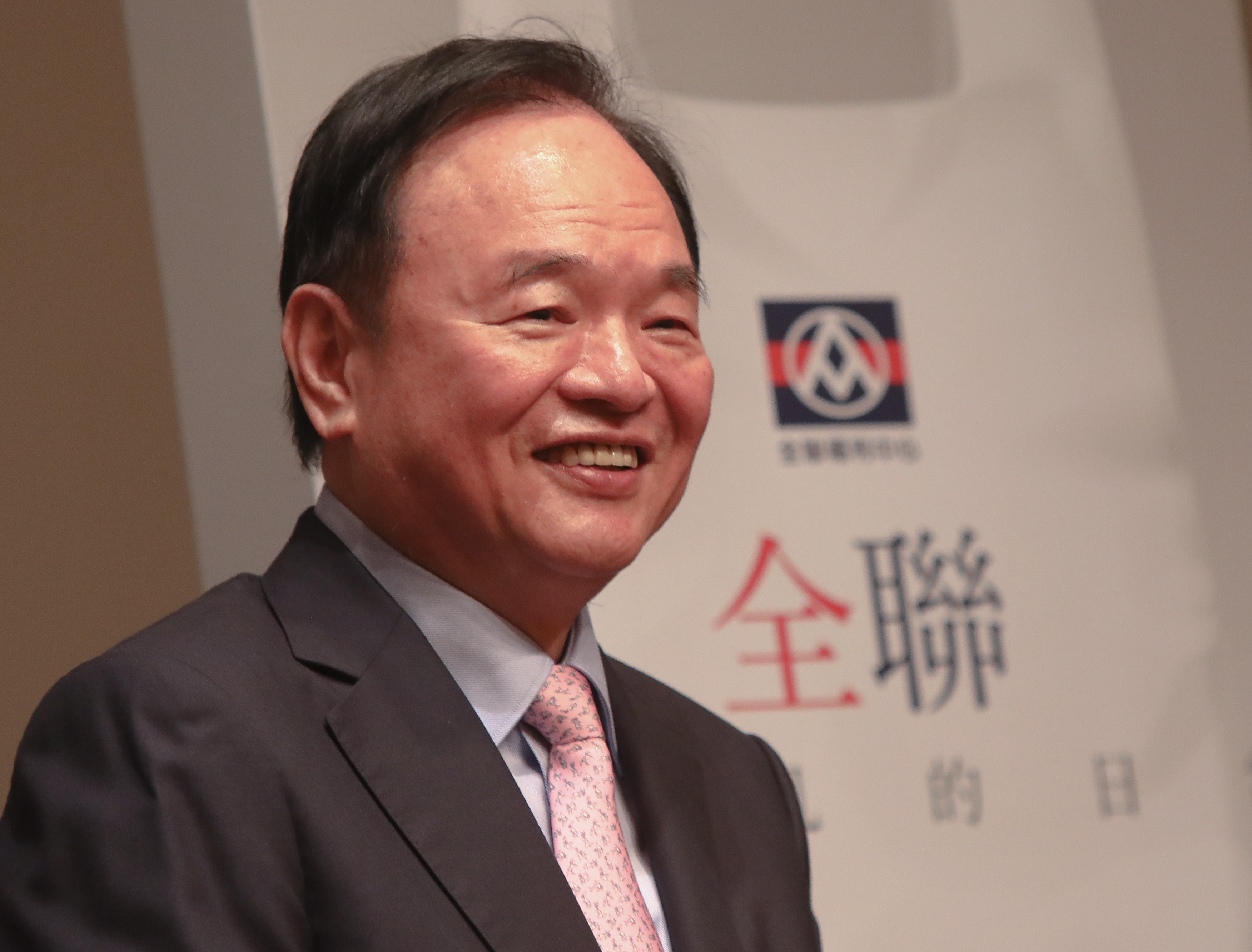 從66到近1千家店、營收逼近1200億新高...零售門外漢，如何變成台灣連鎖超市霸主？