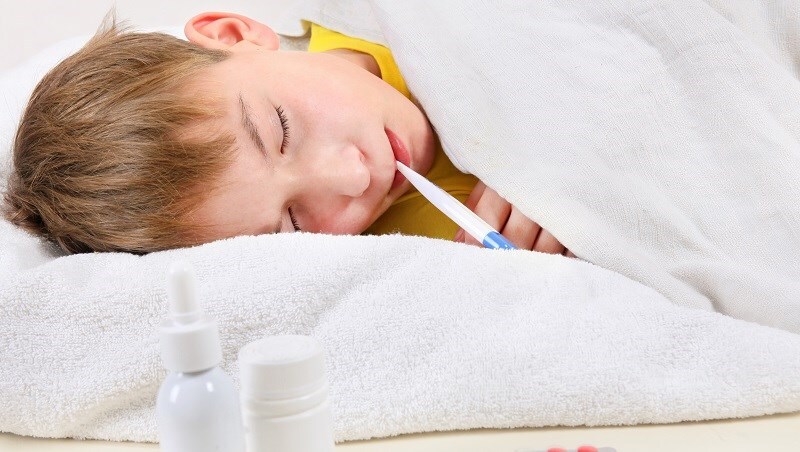 「孩子發燒了，到底要不要看醫生？」6種孩子緊急狀況，兒童專科醫師告訴你該不該就醫