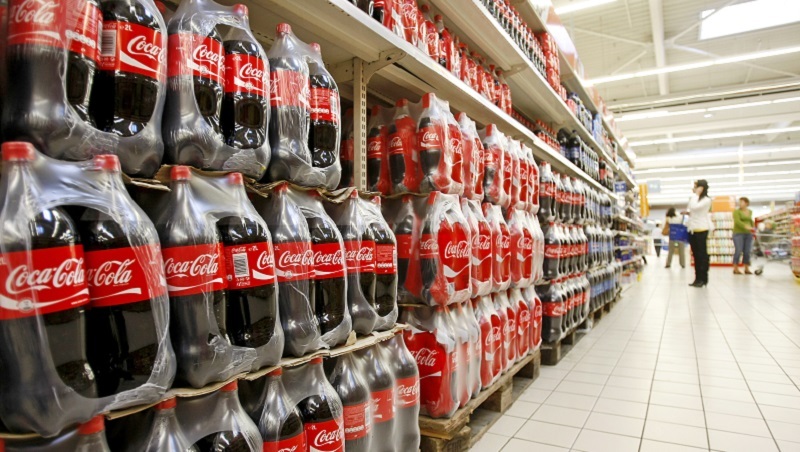 為何把大容量飲料瓶放地上，銷量就能翻倍？可口可樂暢銷133年的經營秘密