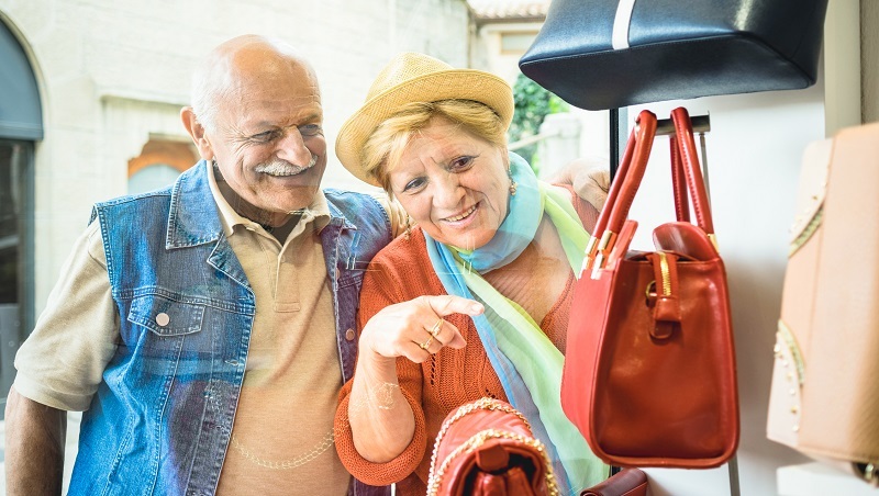 長輩消費是想變年輕！商品還在主打「給老人」？高齡化社會該懂的銀髮族行銷