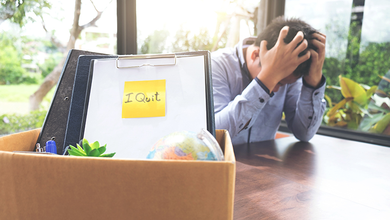 「直接辭」、「先找工作再辭」哪個好？想裸辭必備的3個條件