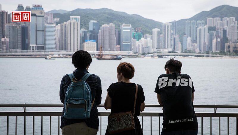 他們，拒絕開學》「香港都要沒了⋯⋯」15歲名校生淚訴，帶著被捕須知卡、串聯罷課，一夜長大